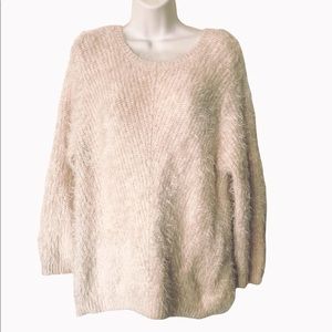 H&M Oversized Cream Colored Long Sleeve Scoop Neck Fuzzy Sweater Size Large